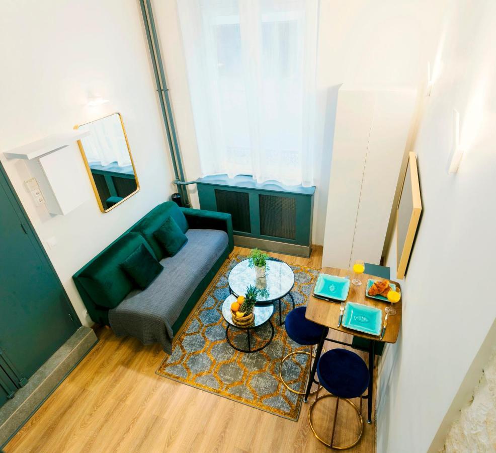La Madeleine Private Studio Apartment Paris Bagian luar foto