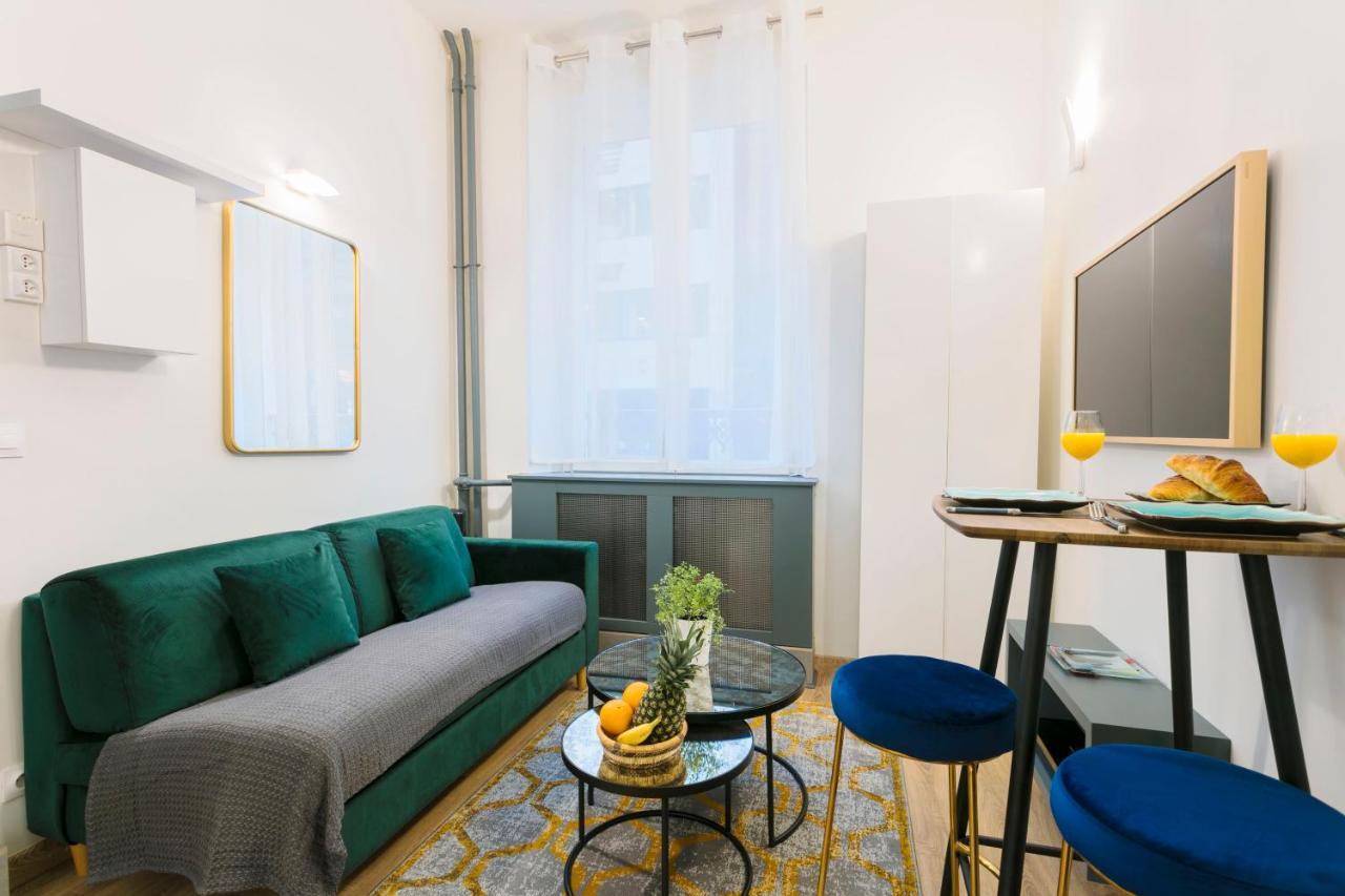 La Madeleine Private Studio Apartment Paris Bagian luar foto