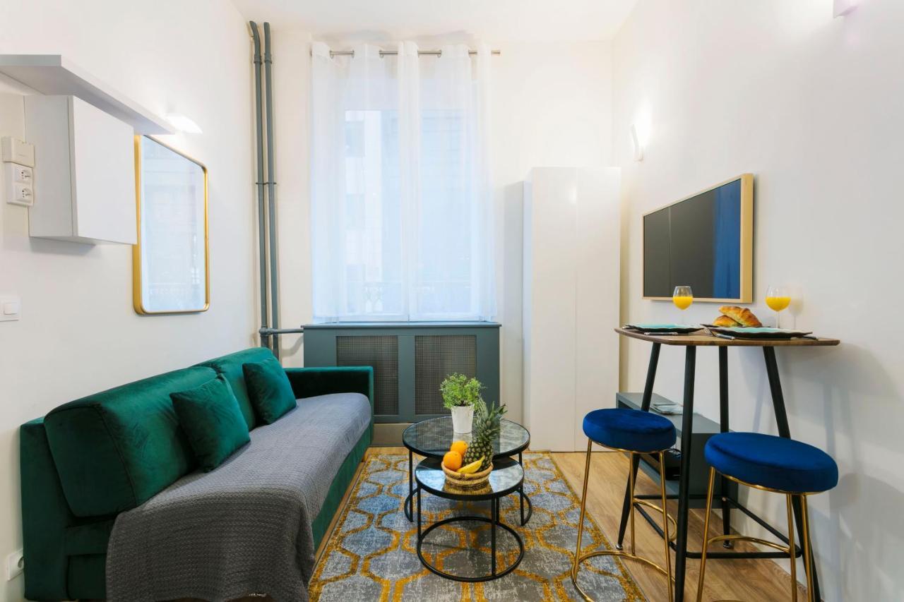 La Madeleine Private Studio Apartment Paris Bagian luar foto