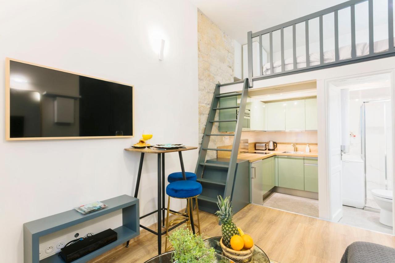 La Madeleine Private Studio Apartment Paris Bagian luar foto