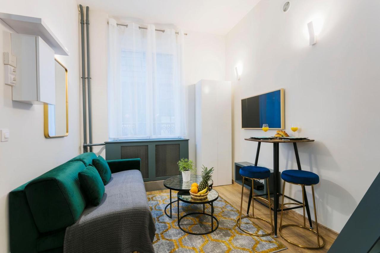 La Madeleine Private Studio Apartment Paris Bagian luar foto